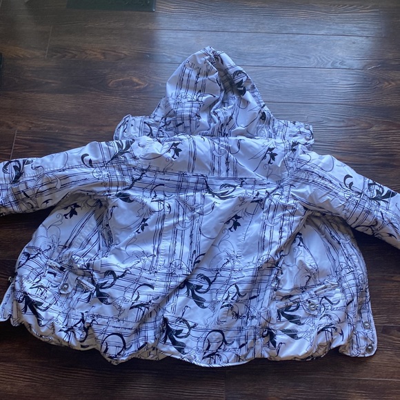 ☮️☮️☮️☮️Core powder room winter jacket very small stain on the inside ☮️☮️ 9/10 - Picture 1 of 16